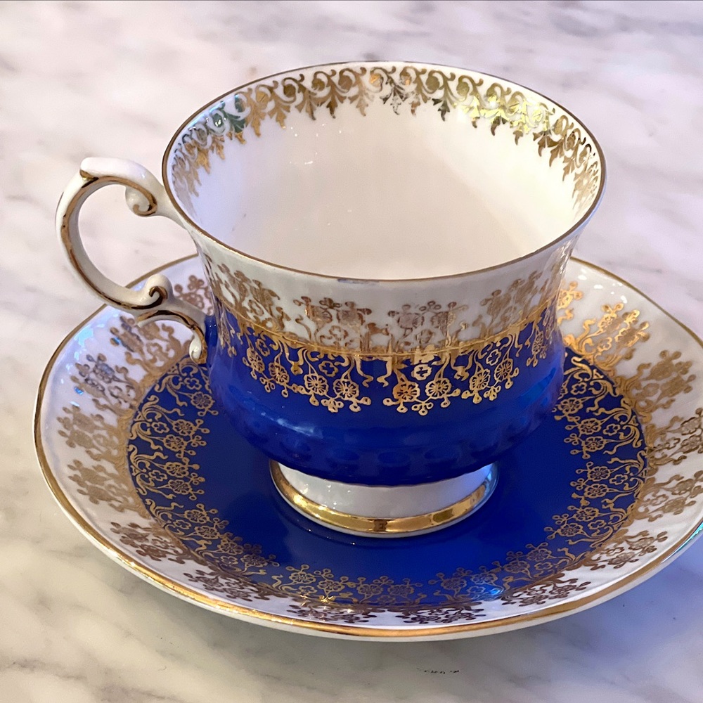 Elizabethan Fine Bone China Teacup & Saucer | Vintage Rich Blue & Gold